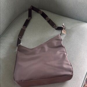 Q-Slant Top Shoulder Bag with Unique Link Strap